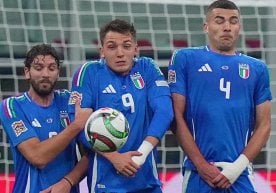 Польшалик собиқ футболчи Збигнев Бонек футболчилик