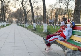 Коронавирус пандемияси Ўзбекистонни ҳам тобора кўпроқ ўз