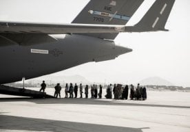 CNN: «Tolibon» AQSH fuqarolarini Kobul aeroportiga yashirincha yetkazib bergan фото