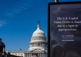 АҚШда ҳукумат ёпилиши сабабли федерал ишчиларнинг оммавий