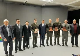 Ёшлар ижод саройида профессор Зарифбой Ибодуллаев билан