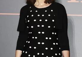 53 ёшли итальян актрисаси Моника Белуччи ташқи кўринишини