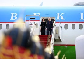Ўзбекистон Президенти Шавкат Мирзиёев рафиқаси билан бирга
