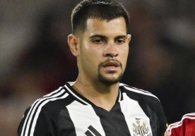 «Ньюкасл» бош мураббийи Эдди Хау марказий ярим ҳимоячи