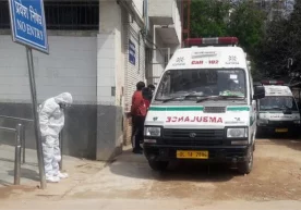 Фото: Getty Images Ҳиндистонда эркак карантин вақтида ўз