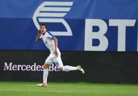 Италиянинг «Интер» клуби Загребнинг «Динамо» жамоасида тўп