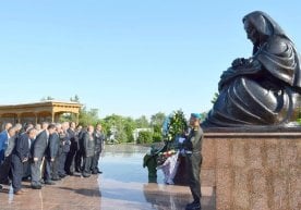 Хотира ва қадрлаш куни муносабати билан ўзбекистонликлар неча кун дам олади? фото