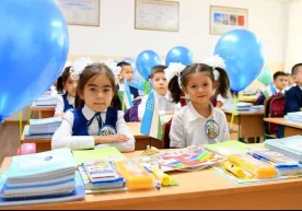 Янги ўқув йили бошланди. Ота-оналар фарзандини мактабга