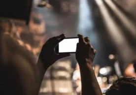 Smartfondan haddan tashqari ko‘p foydalanish o‘smirni