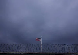 АҚШ президенти Дональд Трамп аввалги президент Барак