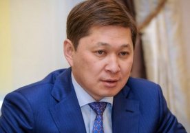 Foto: kenesh.kg Bishkekda Qirg‘izistonning sobiq bosh