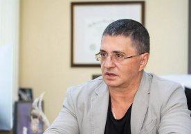 Doktor ve televizyon sunucusu Aleksandr Myasnikov,
