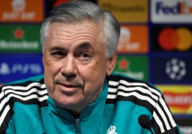 What positions is Ancelotti worried about before the match against Man City? фото