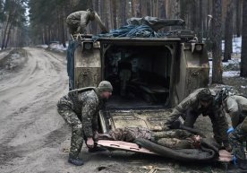 © AP Photo / LIBKOS Украина Қуролли кучларида ҳарбийлар