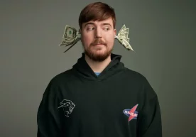 How much does MrBeast earn from YouTube per month? фото