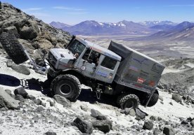 Unimog vezdexodi avtomobillar uchun balandlikka ko‘tarilish bo‘yicha dunyo rekordini o‘rnatdi фото