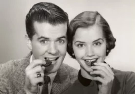 Айрим аёллар декорация ва либослар масаласида эркаклардан