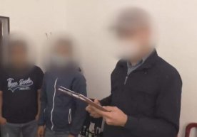 Buxoroda jarima maydoniga joylashtirilgan avtomobilni chiqarib bermoqchi bo‘lgan shaxs qo‘lga olindi фото