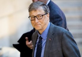 Bill Geyts koronavirusga qarshi qaysi dorilar samarali ekanligini va pandemiya qachon tugashini aytdi фото