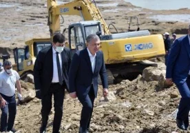 Сирдарё вилоятидаги Сардоба сув омбори деворларини