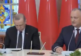 Erdo‘g‘an Moldova prezidenti bilan uchrashuvda mudrab qoldi (video) фото