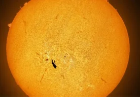 Астрофотограф Эндрю МакКарти "Икарнинг қулаши"