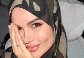Ёшлар орасида машҳур блоггер ва актриса сифатида танилган