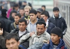 Россия мигрантлардан ВИЧ ҳақида маълумот талаб қилмоқчи фото