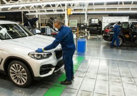 Фото: Waldo Swiegers/Bloomberg BMW компанияси харажатларни