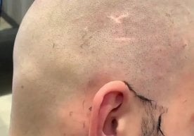 Тошкентдаги хусусий мактабда ўқувчига нисбатан мажбурий соч олиш ҳолати кузатилди фото