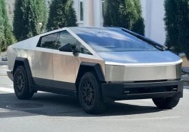 Америкалик машҳур электромобил ишлаб чиқарувчи Tesla