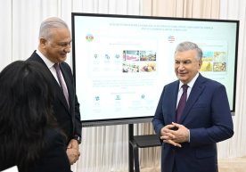 Shavkat Mirziyoyev Farg‘onaga sarmoya kiritayotgan investorlar bilan suhbatlashdi фото