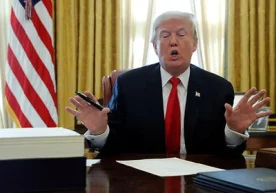 АҚШ президенти Дональд Трамп америкаликларни кучли қор