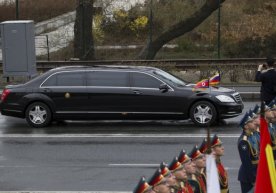 Фото: Associated Press Mercedes-Maybach элит