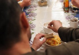 «Тўйиб овқатланмайдиганлар улуши». Ўзбекистонда бу кўрсаткич қандай? фото