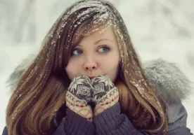 Қиш ойларида бош кийимсиз юриш бош оғриғи ва қулоқ