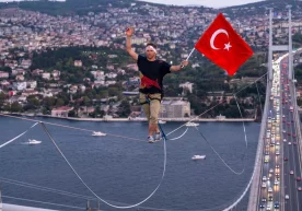 Фото: Кapar Эстониялик акробат Яан Руз Осиёдан Европага