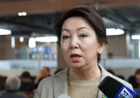Qozog‘iston parlamenti deputati, 58 yoshli Daniya