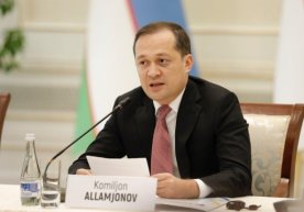 Комил Алламжонов: «25 йиллик цензурадан қутулган ўзбек матбуоти ҳаммани эсанкиратиб қўйди» фото