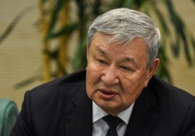 Musa Yerniyazov o‘limi haqidagi feyk xabardan keyin Qoraqalpog‘istondagi saytlar xodimlari prokuraturaga olib ketildi фото