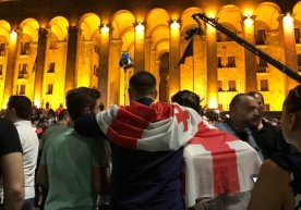 20 июнь куни кечқурун Грузия пойтахти Тбилисида кўп минг