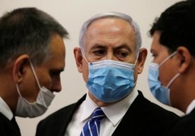Foto: «Reuters» Benyamin Netanyahu cud majlisiga