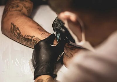 Онколог татуировка ишқибозларини жиддий огоҳлантирди фото