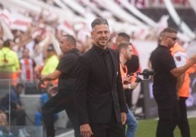 Мартин Демикелис тез орада мураббийлик фаолиятини қайта