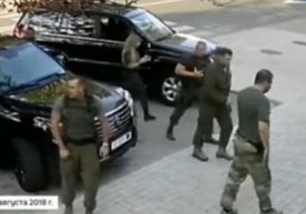 “Donesk xalq respublikasi” rahbari Zaxarchenkoga uyushtirilgan suiqasd videosi фото