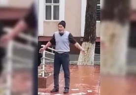 Фото: Видеолавҳадан скриншот Олтиариқ туманида яшовчи