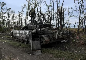 Izyumda qolgan rus tanki. Foto: Juan Barreto / AFP /