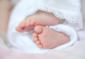 Дубайда 63 ёшли аёл соғлом қиз фарзандни дунёга келтирди.