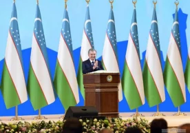 Президент Шавкат Мирзиёев ўзбек тилига давлат тили мақоми