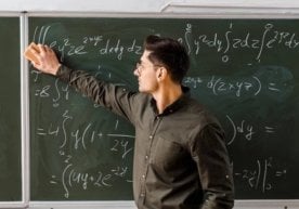 Тожикистонда мактаб ўқитувчилари эндиликда ҳарбий